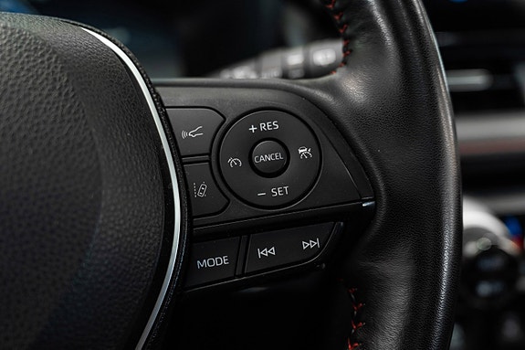 Toyota RAV4 Plug-in Hybrid 19 of 26