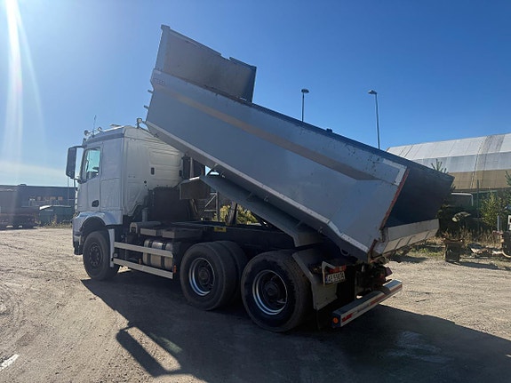 Mercedes-Benz Arocs 10 of 30