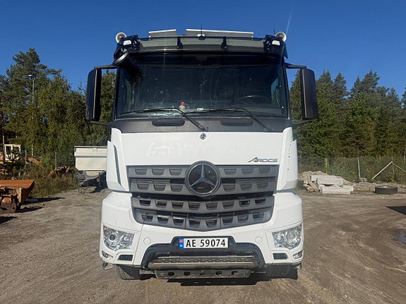 Mercedes-Benz Arocs 13 of 30