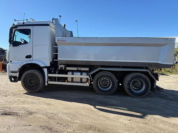 Mercedes-Benz Arocs 6 of 30