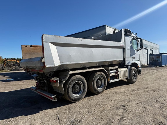 Mercedes-Benz Arocs 8 of 30