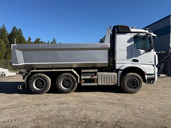 Mercedes-Benz Arocs 5 of 30