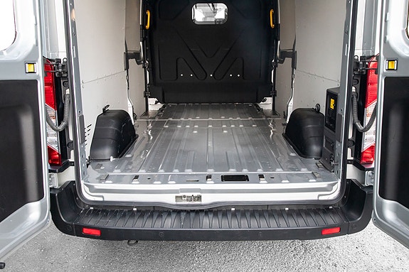 Ford Transit 9 of 23