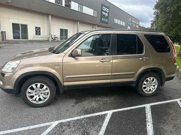 Honda CR-V 3 of 9