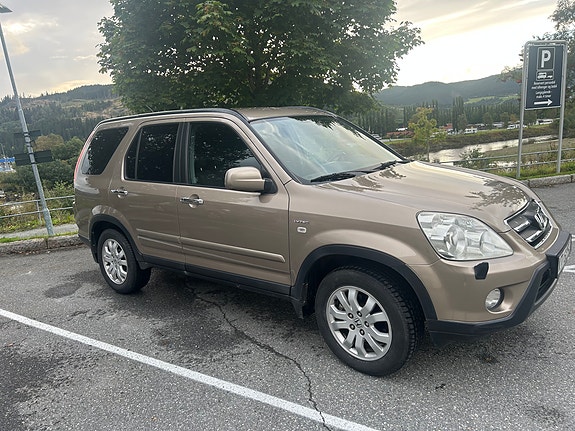 Honda CR-V 2 of 9