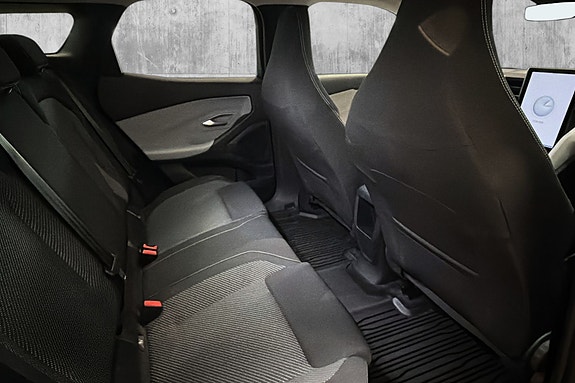 Ford Explorer 29 of 29