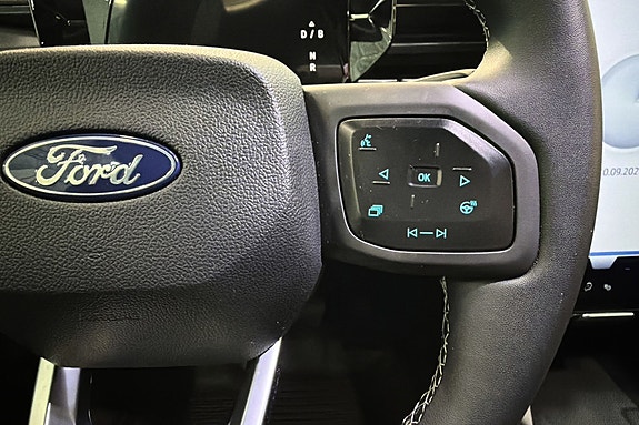 Ford Explorer 21 of 29