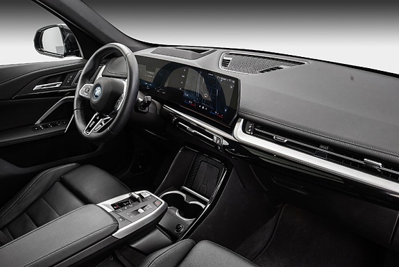 BMW iX1 24 of 30