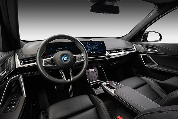 BMW iX1 21 of 30