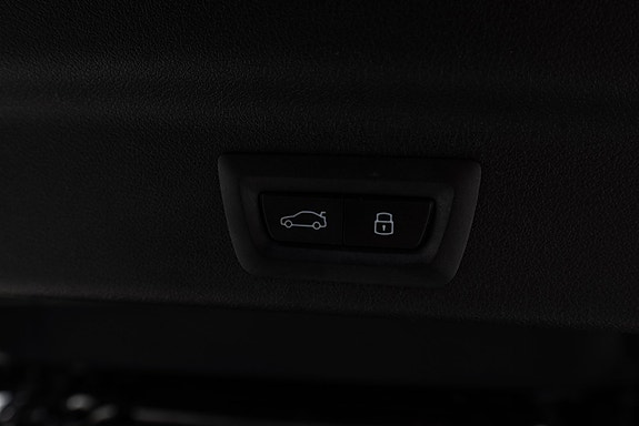 BMW iX1 26 of 30