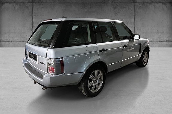 Land Rover Range Rover 9 of 21