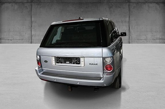 Land Rover Range Rover 8 of 21