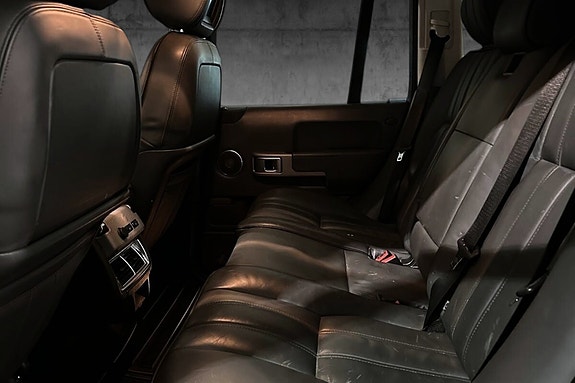 Land Rover Range Rover 16 of 21