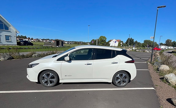 Nissan Leaf 5 of 19
