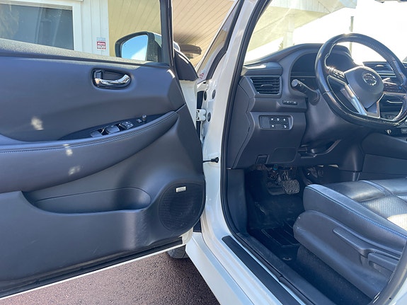 Nissan Leaf 11 of 19
