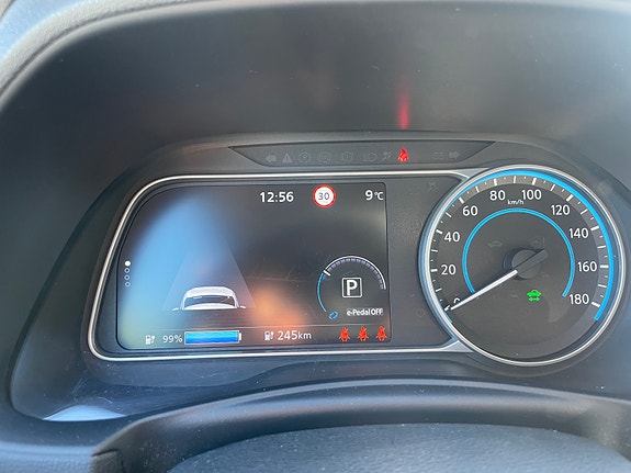 Nissan Leaf 14 of 19