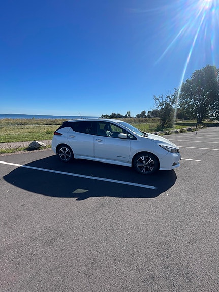 Nissan Leaf 4 of 19