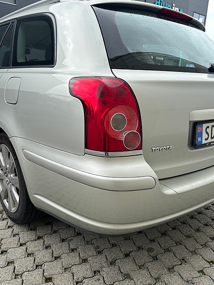 Toyota Avensis 10 of 26