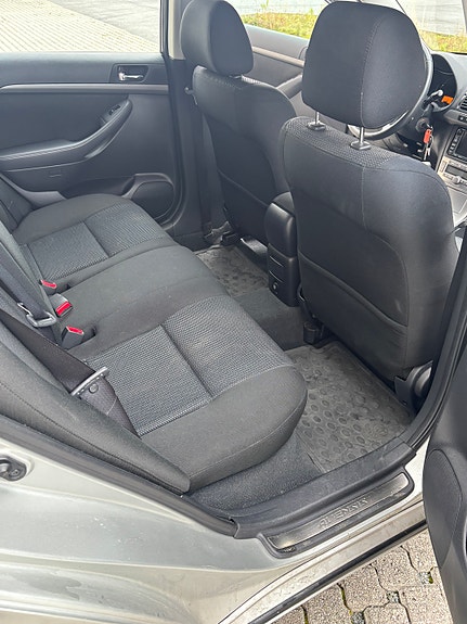 Toyota Avensis 19 of 26