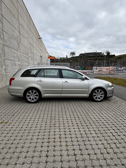 Toyota Avensis 6 of 26