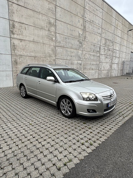 Toyota Avensis 7 of 26