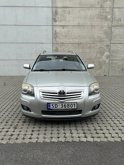 Toyota Avensis 8 of 26