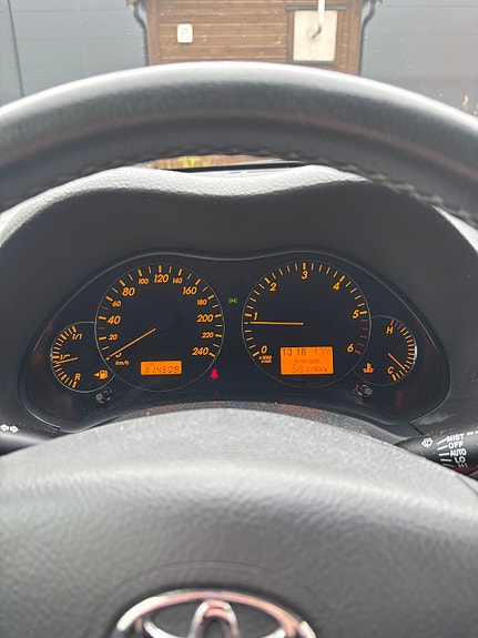 Toyota Avensis 21 of 26