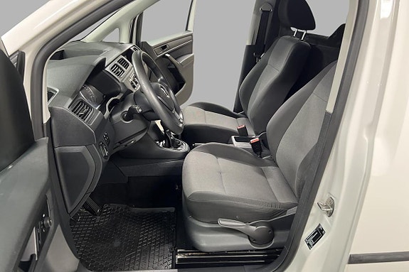Volkswagen Caddy Maxi 11 of 21