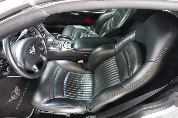 Chevrolet Corvette 25 of 29