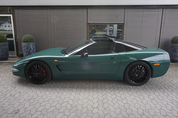 Chevrolet Corvette 5 of 29