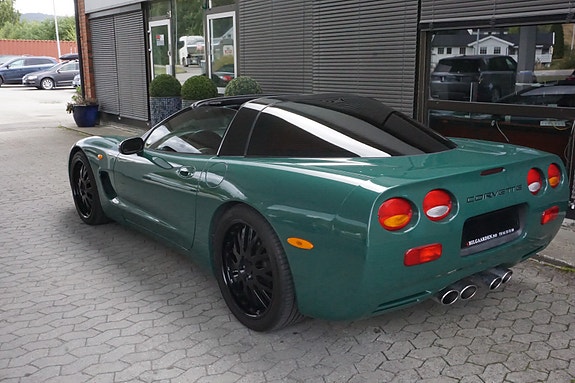 Chevrolet Corvette 9 of 29