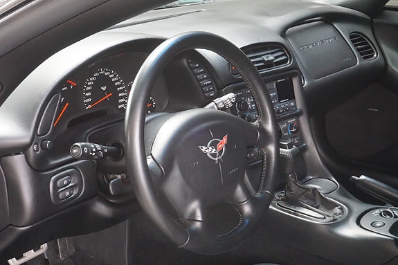 Chevrolet Corvette 18 of 29