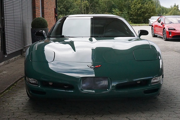 Chevrolet Corvette 3 of 29