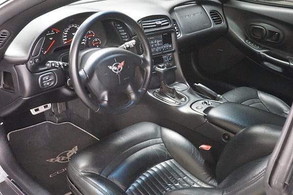 Chevrolet Corvette 26 of 29