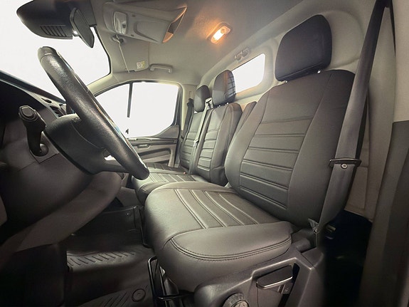 Ford Transit Custom 12 of 30