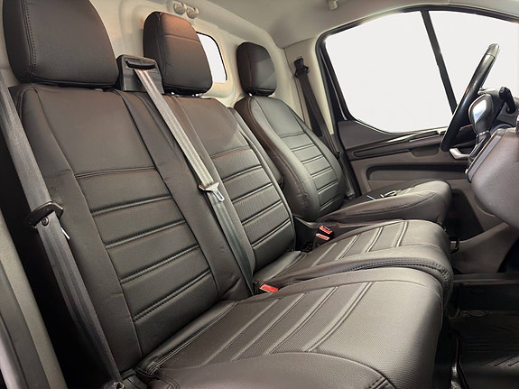 Ford Transit Custom 13 of 30