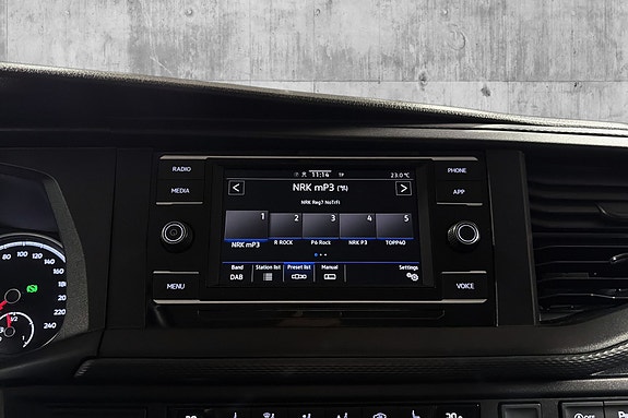 Volkswagen Caravelle 16 of 23