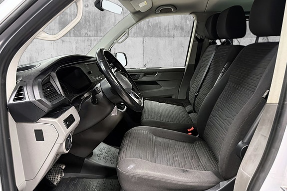 Volkswagen Caravelle 11 of 23