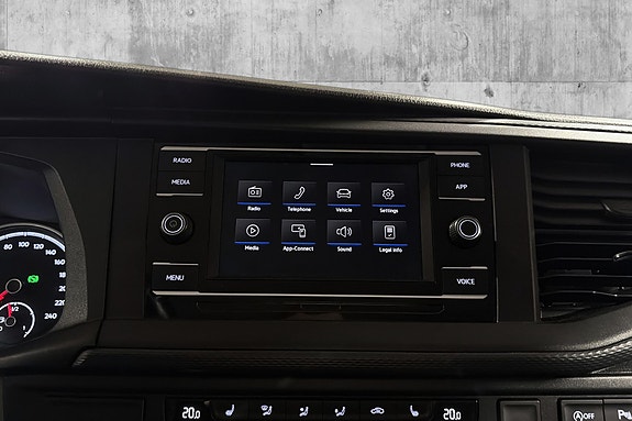 Volkswagen Caravelle 15 of 23