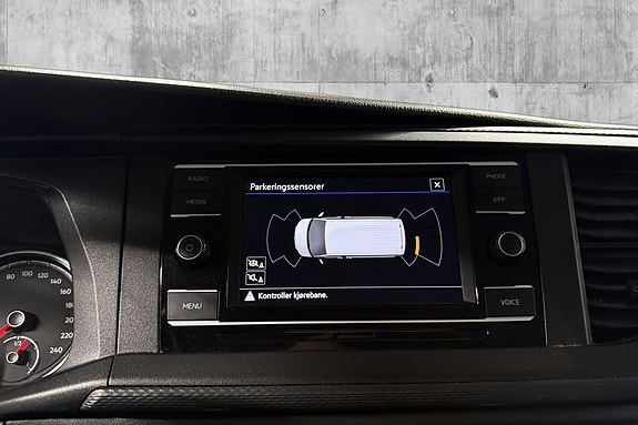 Volkswagen Caravelle 18 of 23
