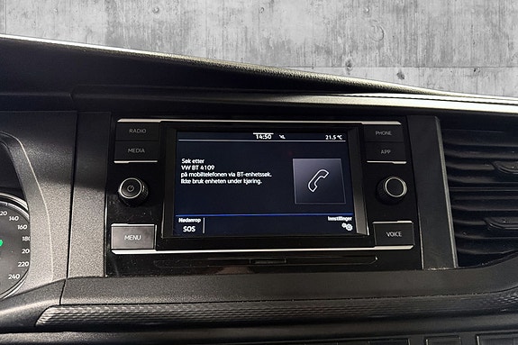 Volkswagen Caravelle 17 of 23