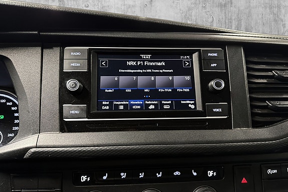 Volkswagen Caravelle 15 of 23