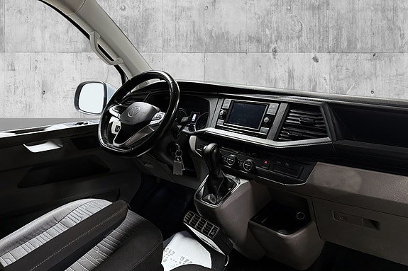 Volkswagen Caravelle 20 of 23