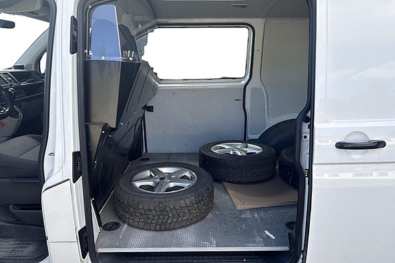 Volkswagen Transporter 6 of 9