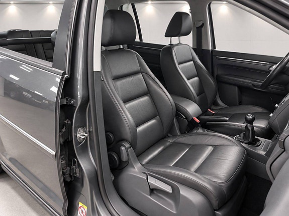 Volkswagen Touran 9 of 21