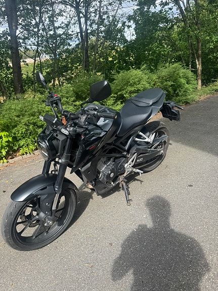 Honda CB 125 R 2 of 5