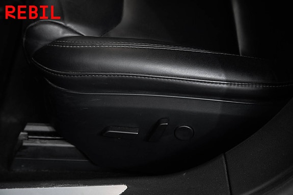 Tesla Model S 24 of 30