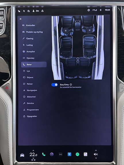 Tesla Model X 24 of 30