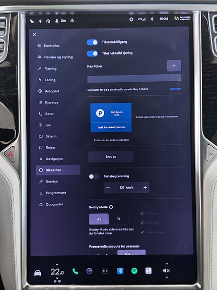 Tesla Model X 26 of 30