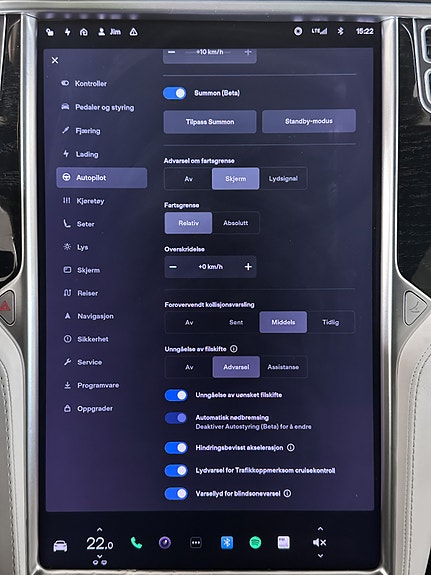 Tesla Model X 22 of 30
